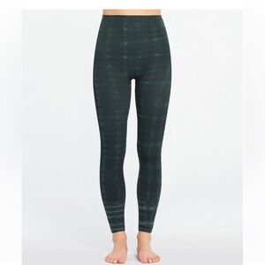 Spanx Look At Me Now Cropped Seamless Leggings